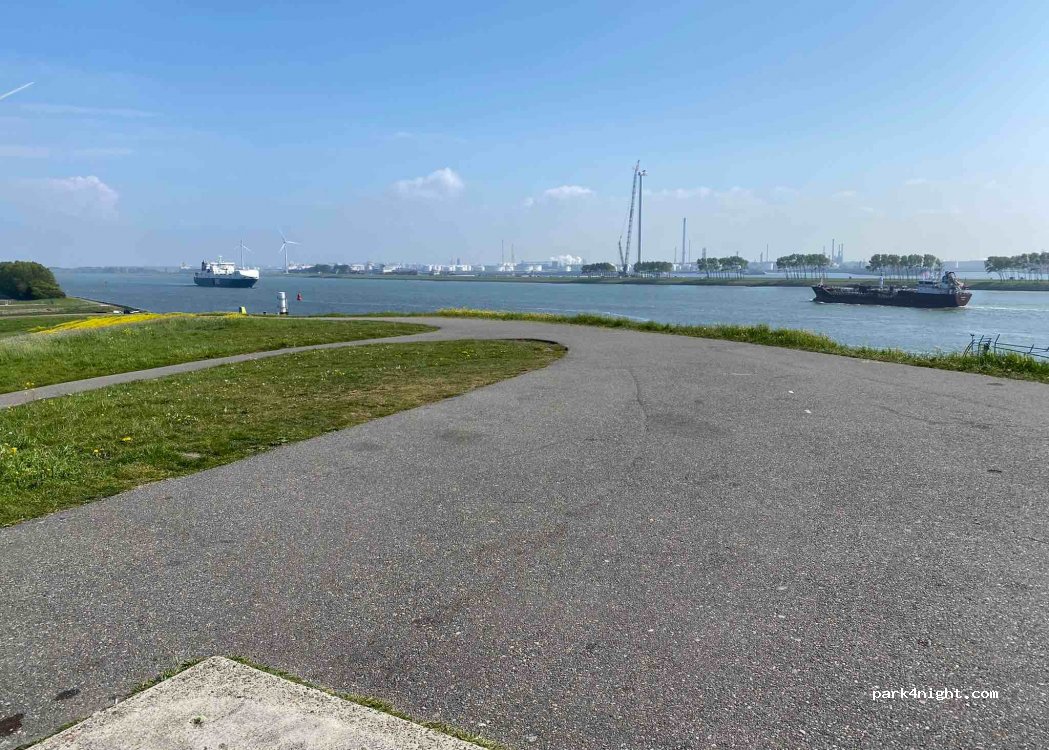 (3151) Hoek van Holland - 881 Maeslantkeringweg — foto 2