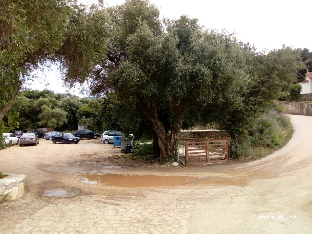 (461 00) Perdika - Unnamed Road — foto