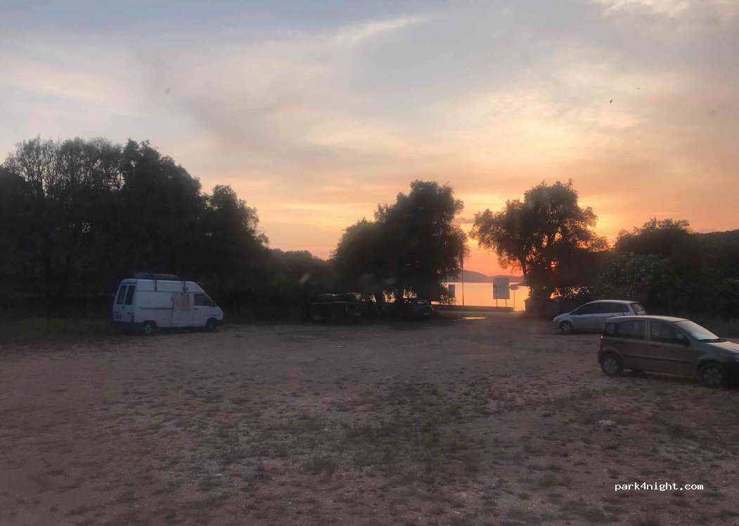 (461 00) Perdika - Unnamed Road — foto 2