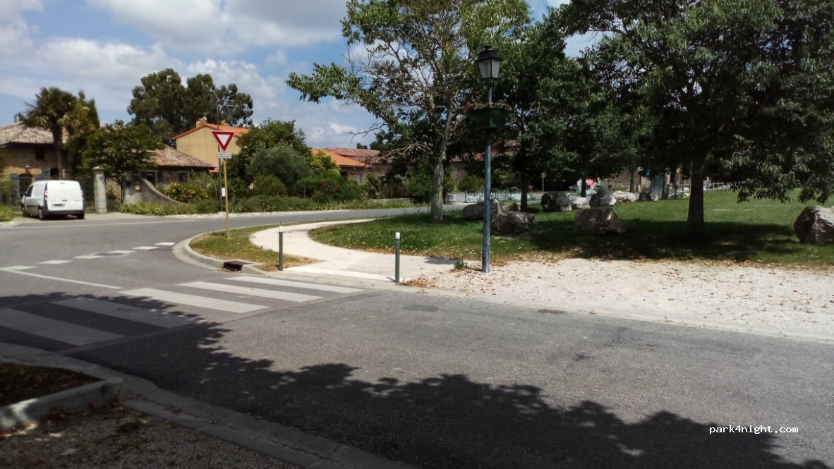 (31430) Saint-Élix-le-Château - D25 — foto 2