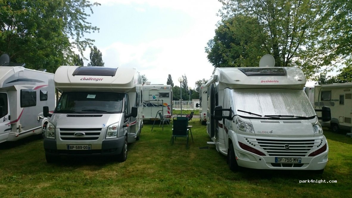 Camping Saintes Grandes Rives — foto