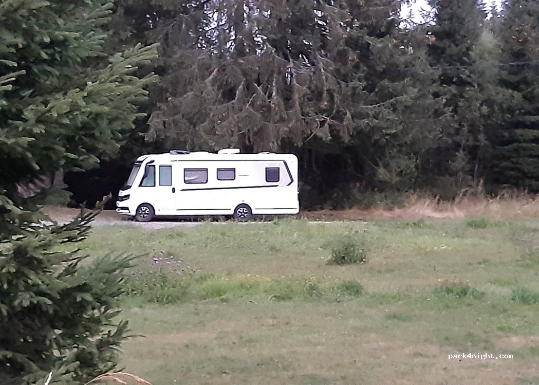 Chalet Obârşia Lotrului — foto 4