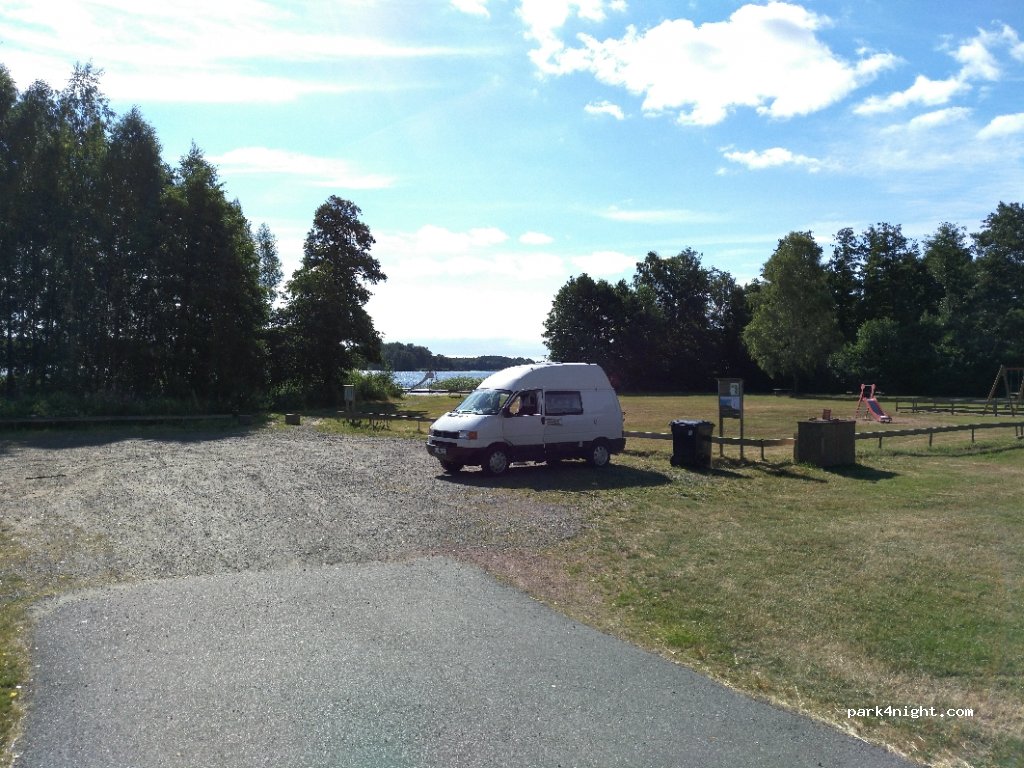 (290 38) Villands Vånga - 504 Furustadsvägen — foto