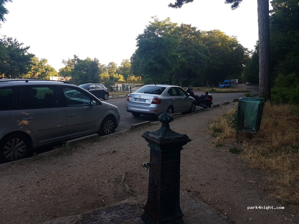 (75016) Paris - 1 Avenue de Saint-Cloud — foto