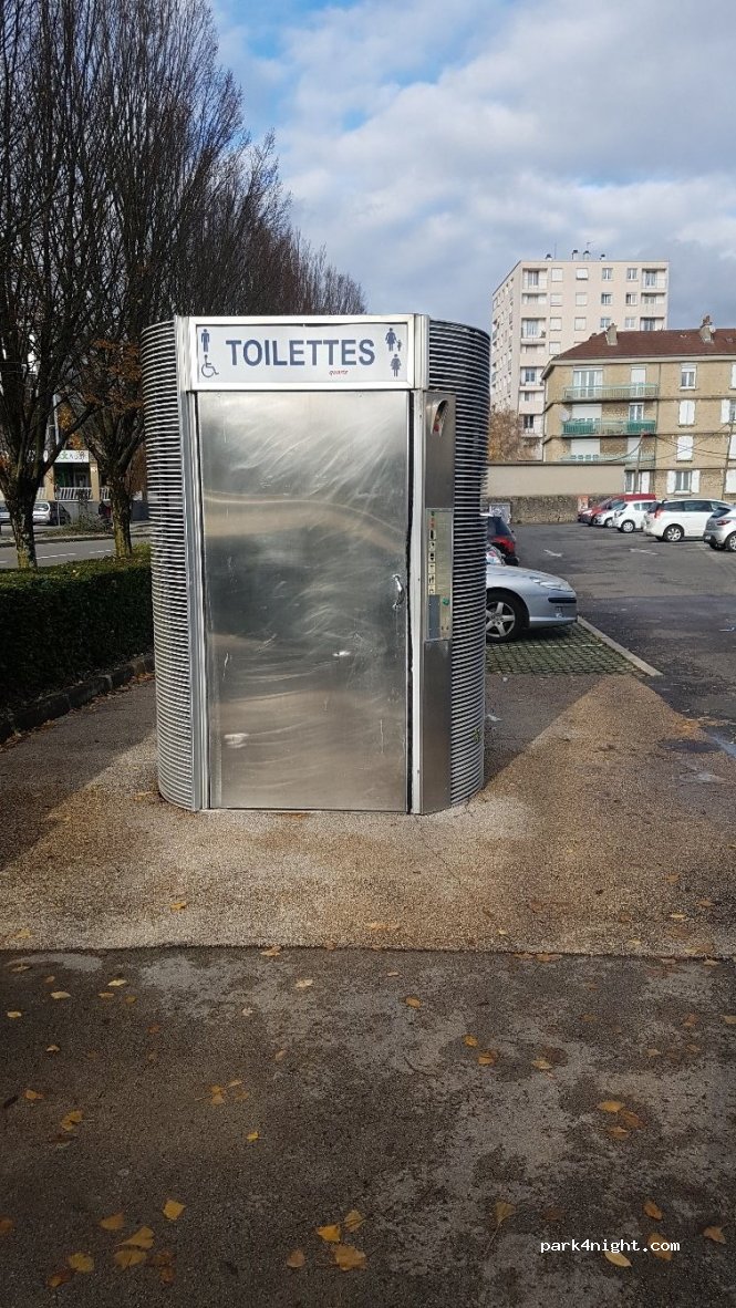 (39570) Lons-le-Saunier - 5 Rue du Marché au Bois Blanc — foto 2