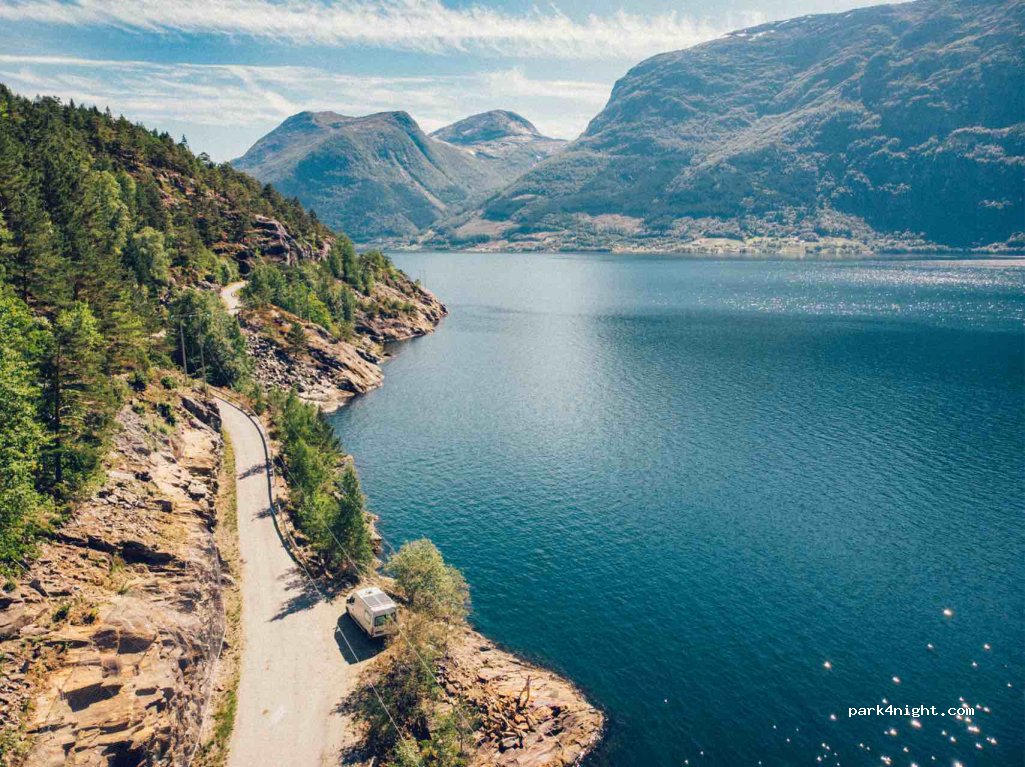 (5734) Vallavik - Unnamed Road — foto