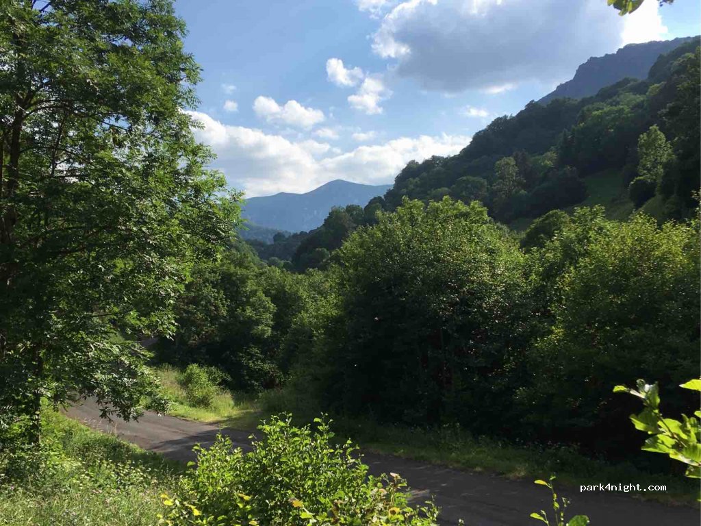 (63790) Chambon-sur-Lac - D637 — foto 2