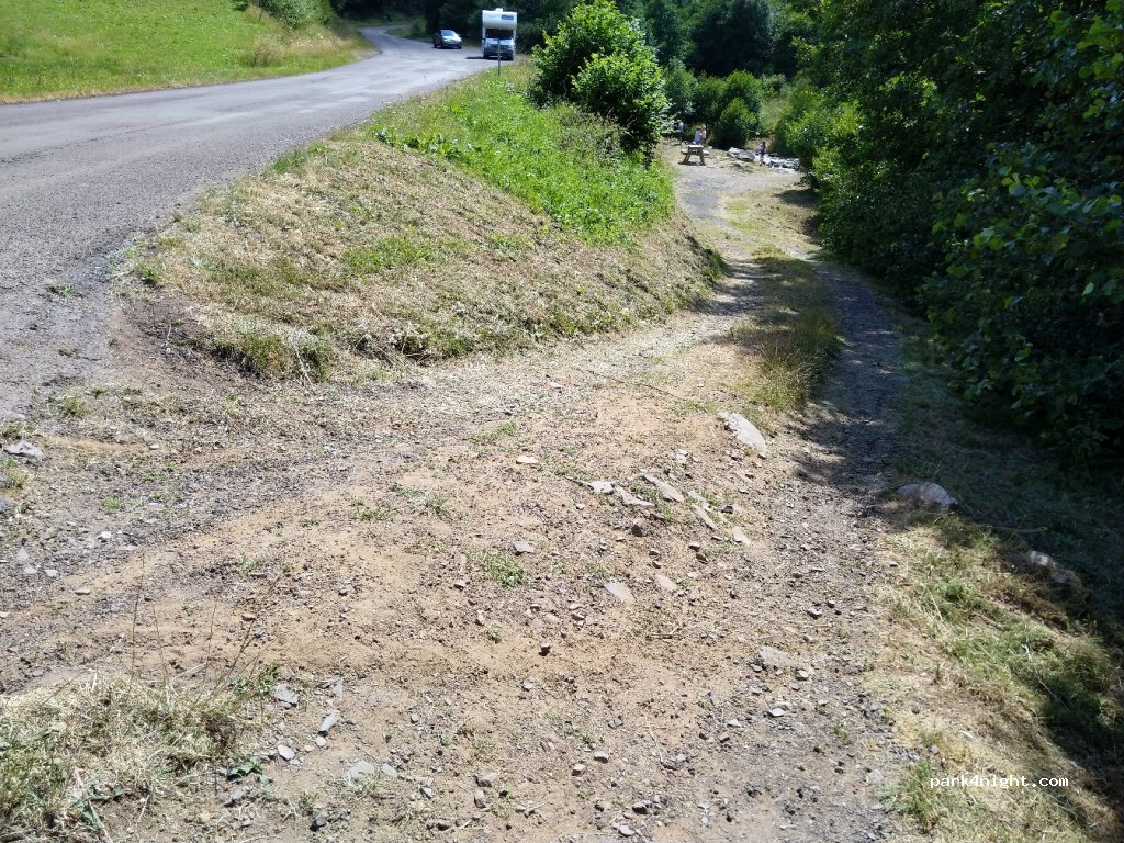 (63790) Chambon-sur-Lac - D637 — foto 3