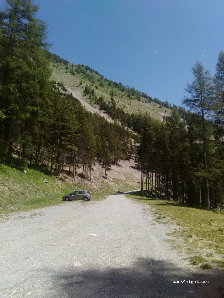 (04140) Seyne - Unnamed Road — foto