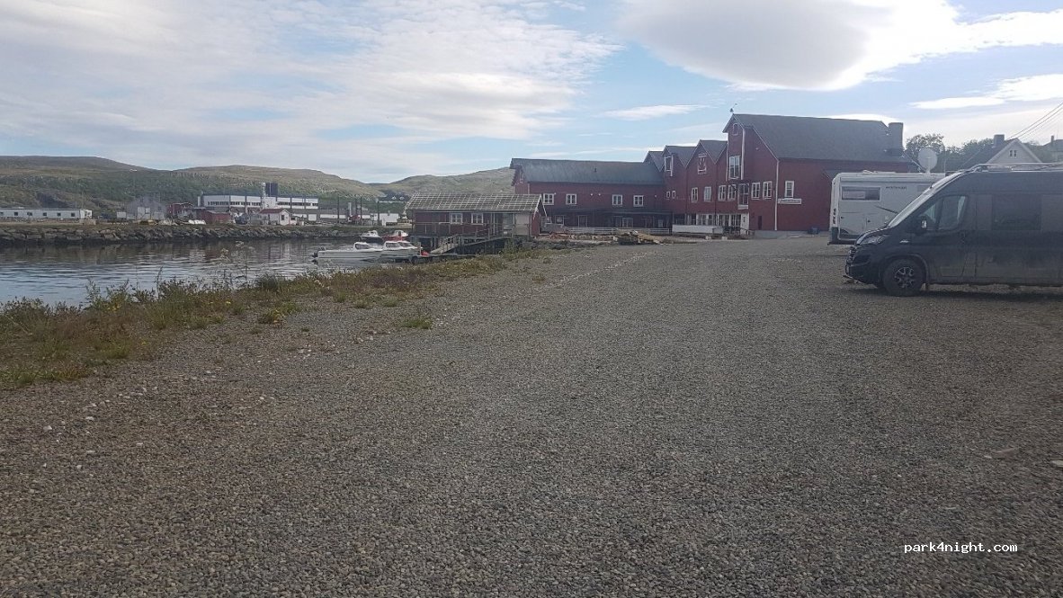 (9990) Batsfjord - 18 Strandvegen — foto 2