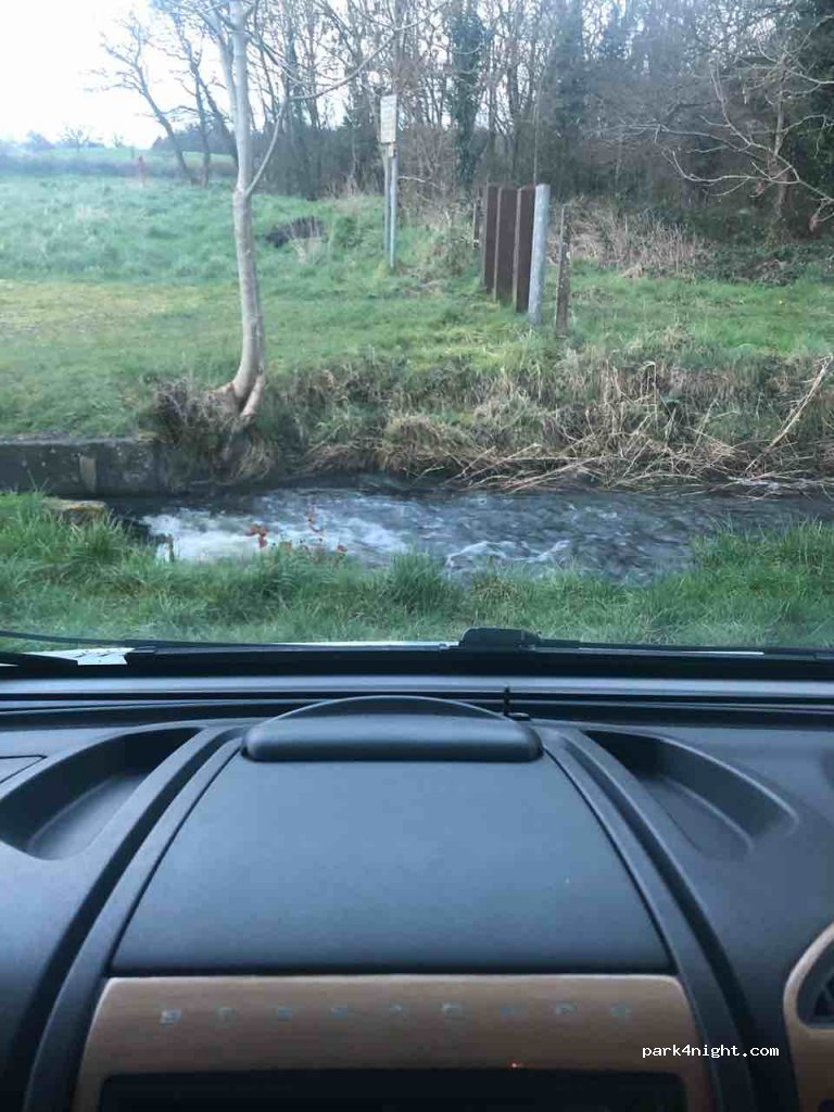 () Crover - unanmed road — foto