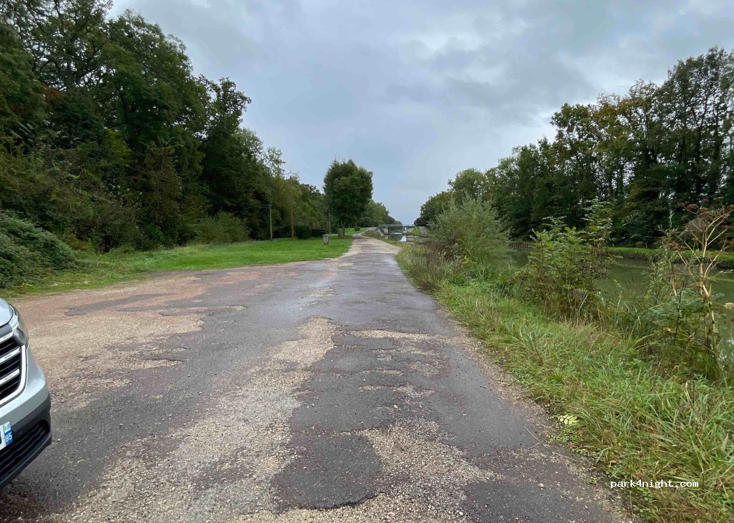 (89360) Flogny-la-Chapelle - 4 Avenue de la Gare — foto 3