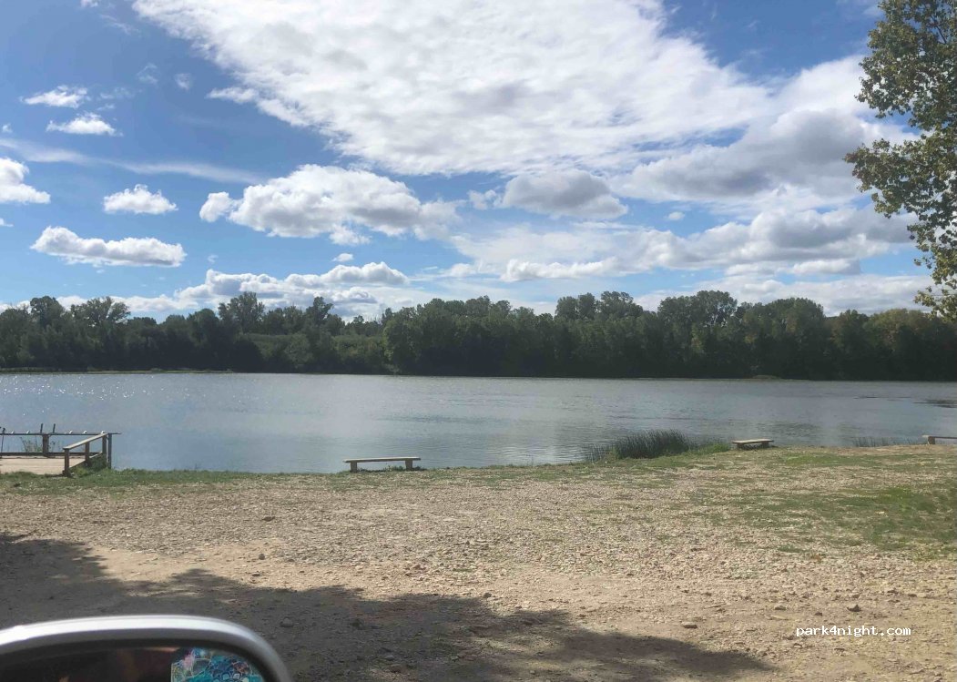 (30210) Remoulins - Chemin Tour du Lac — foto 4