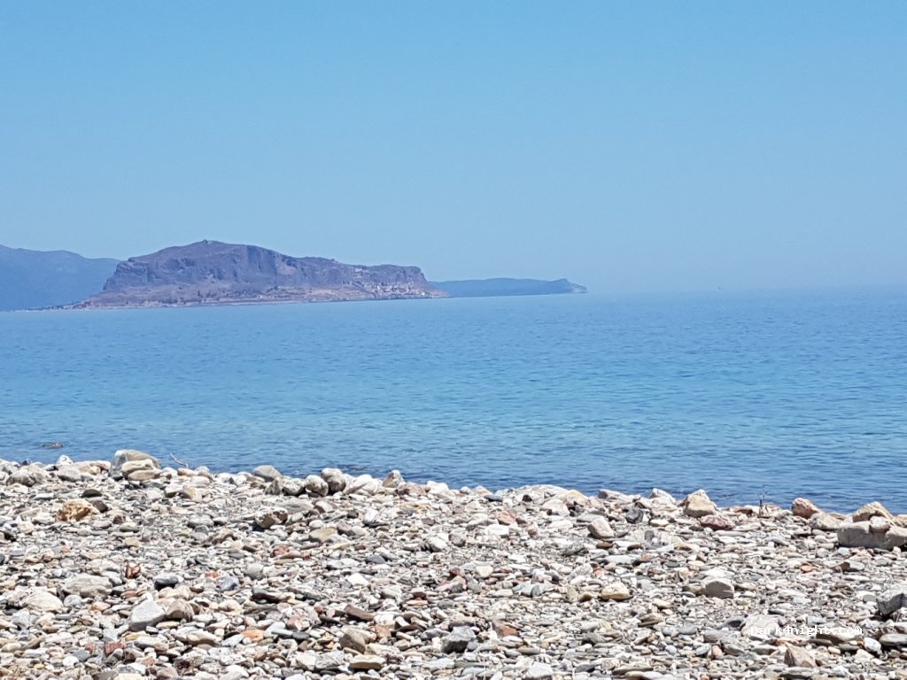 (230 70) Monemvasia - Unnamed Road — foto 2
