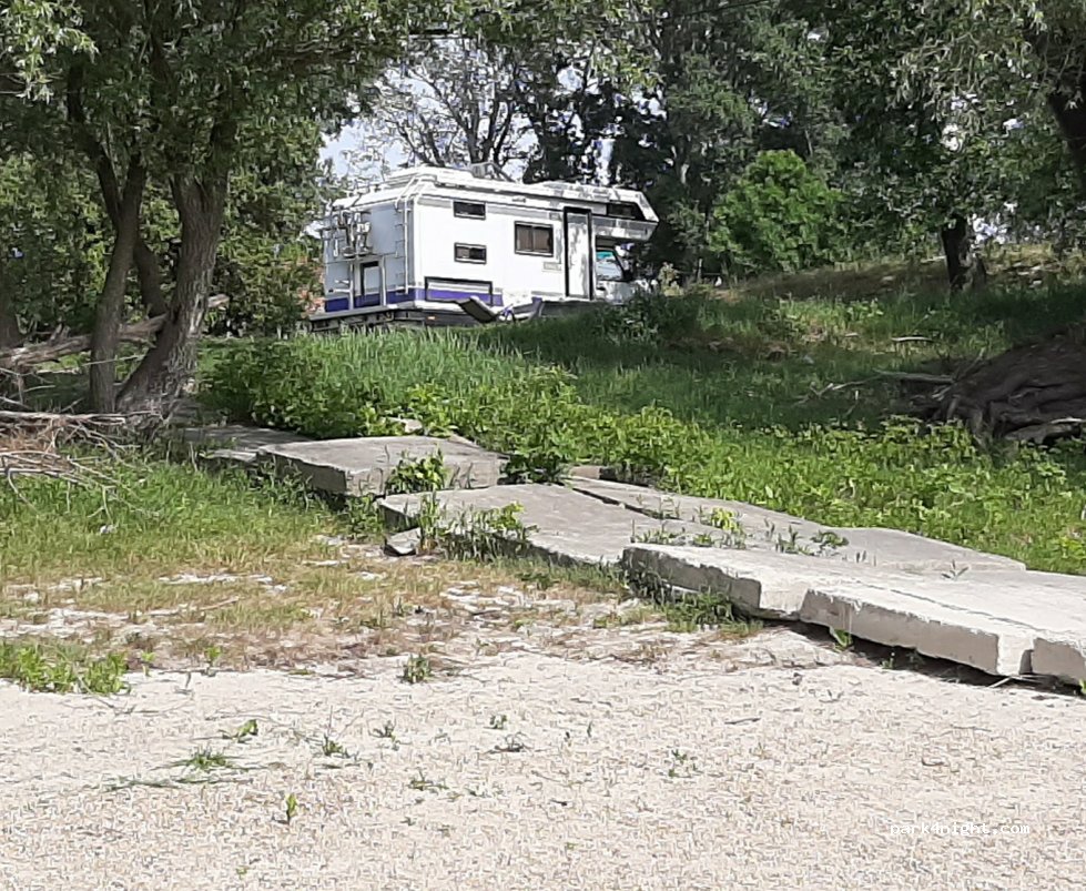 (6300) Kalocsa - Meszesi Dunapart — foto 2