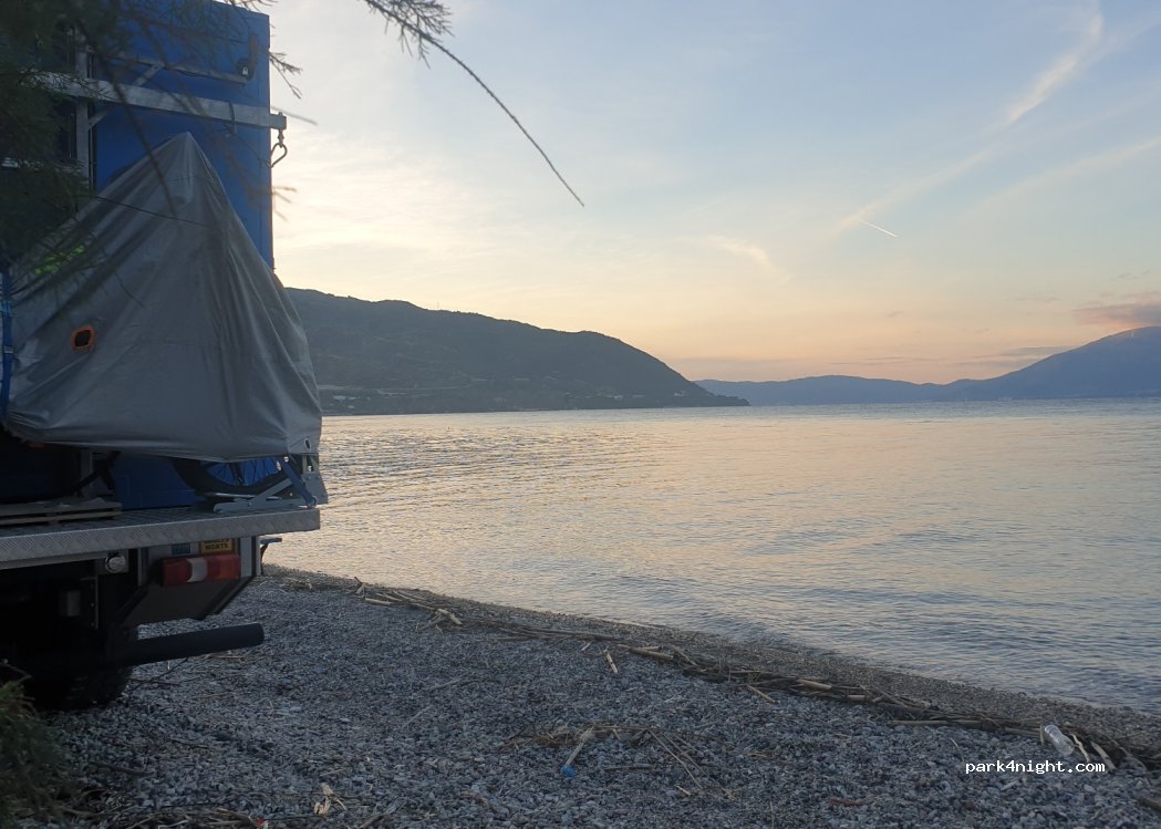 (250 09) Pefka - 26i Odos Vor. (Pal. Potamiou) — foto 3
