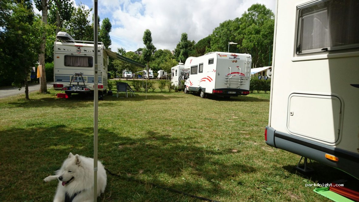 Camping municipal de Cruckin** — foto
