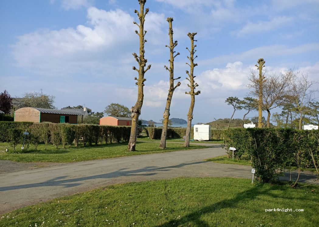 Camping municipal de Cruckin** — foto 3