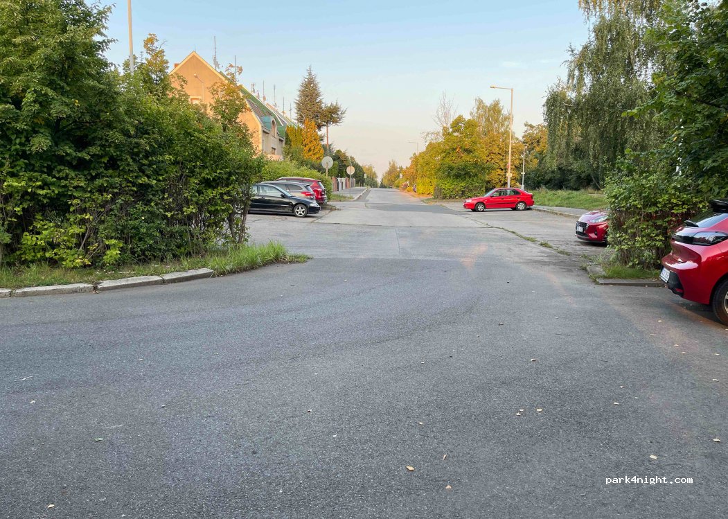 (158 00) Prague - 48 Ovčí hájek — foto 4