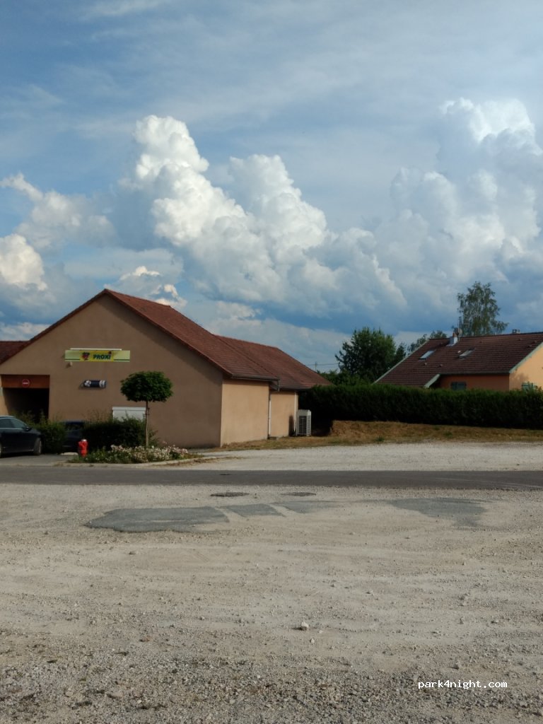 Aire de camping-cars Montenois — foto 2