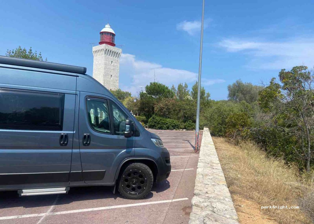 (06160) Antibes - 636 Route du Phare — foto 3