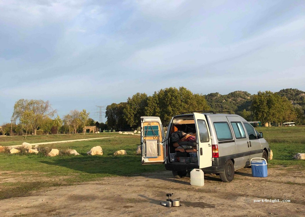 (13860) Peyrolles-en-Provence - Chemin de Plantain — foto