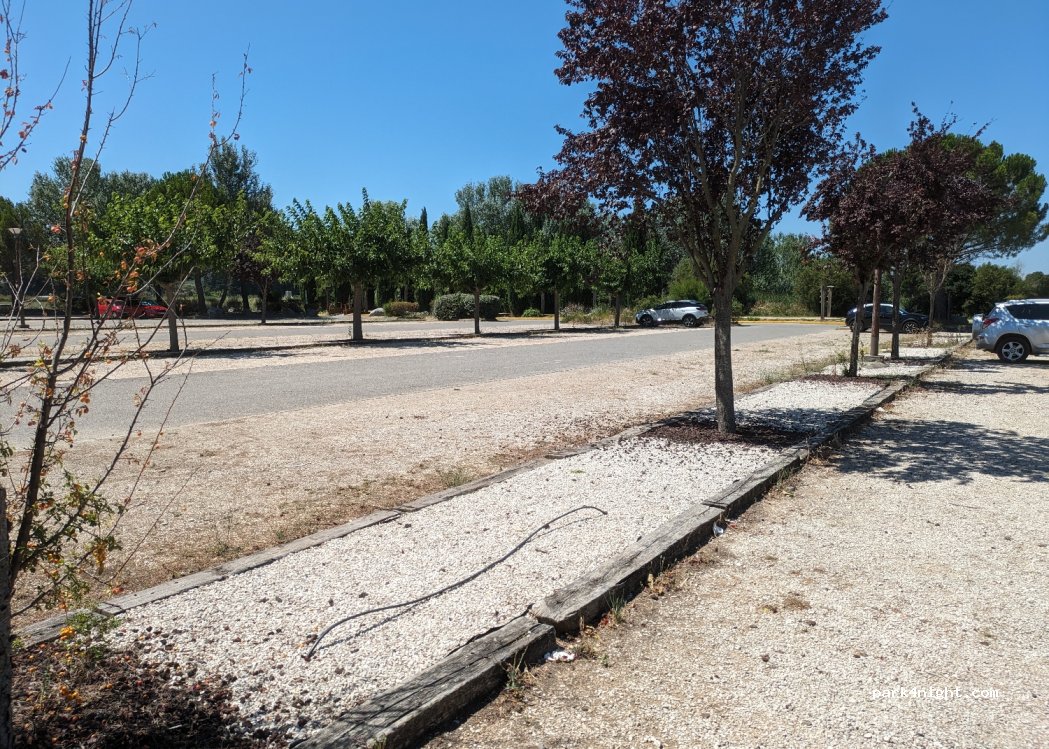 (13860) Peyrolles-en-Provence - Chemin de Plantain — foto 3