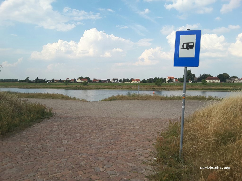 (01616) Strehla - 3 Riesaer Straße — foto