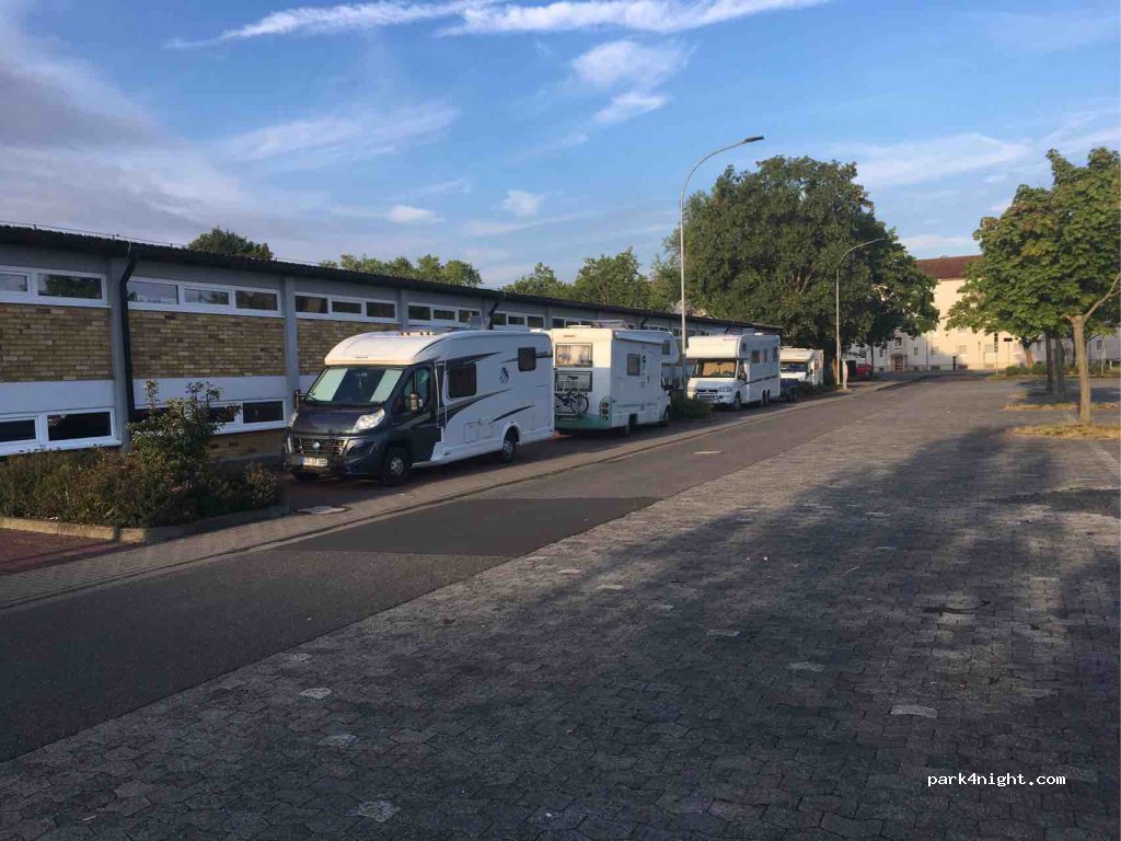 Wohnmobilstellplatz Gießen am Badezentrum — foto