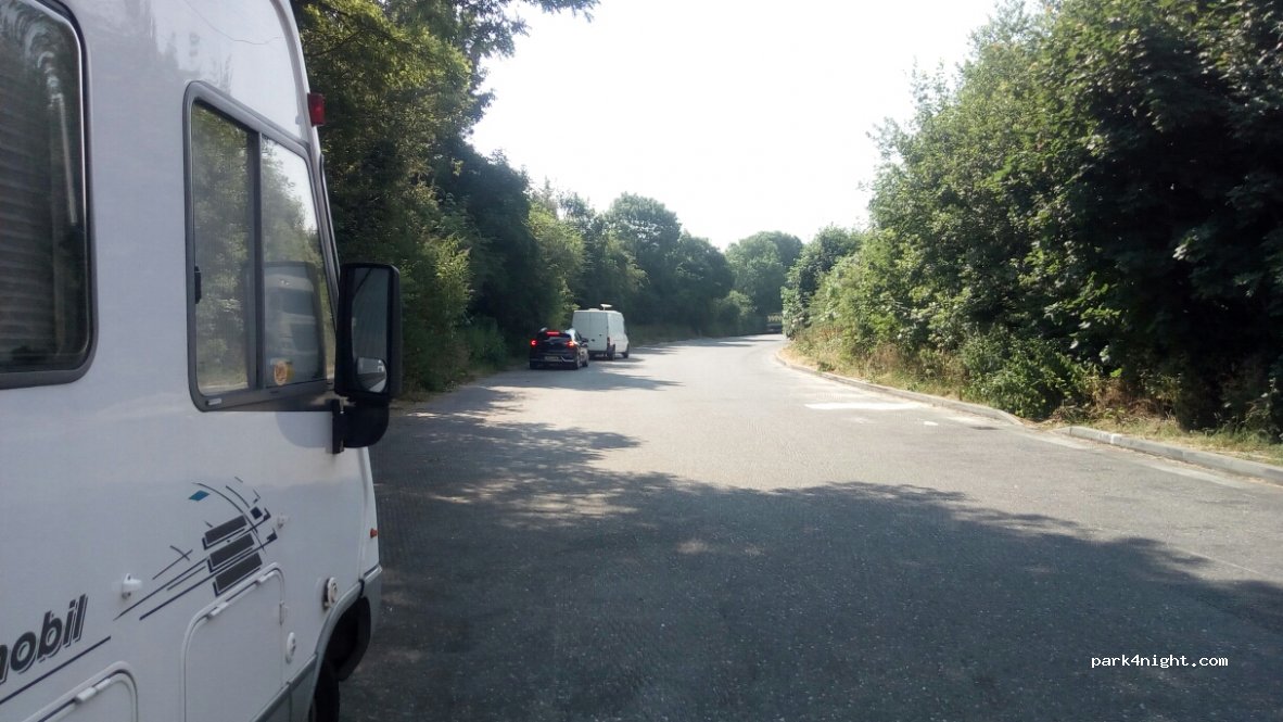 (CR3 6RD) Caterham - 204B Godstone Road — foto