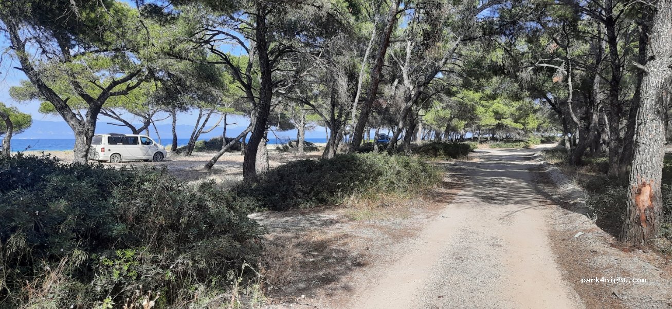 (630 85) Pallini - Unnamed Road — foto