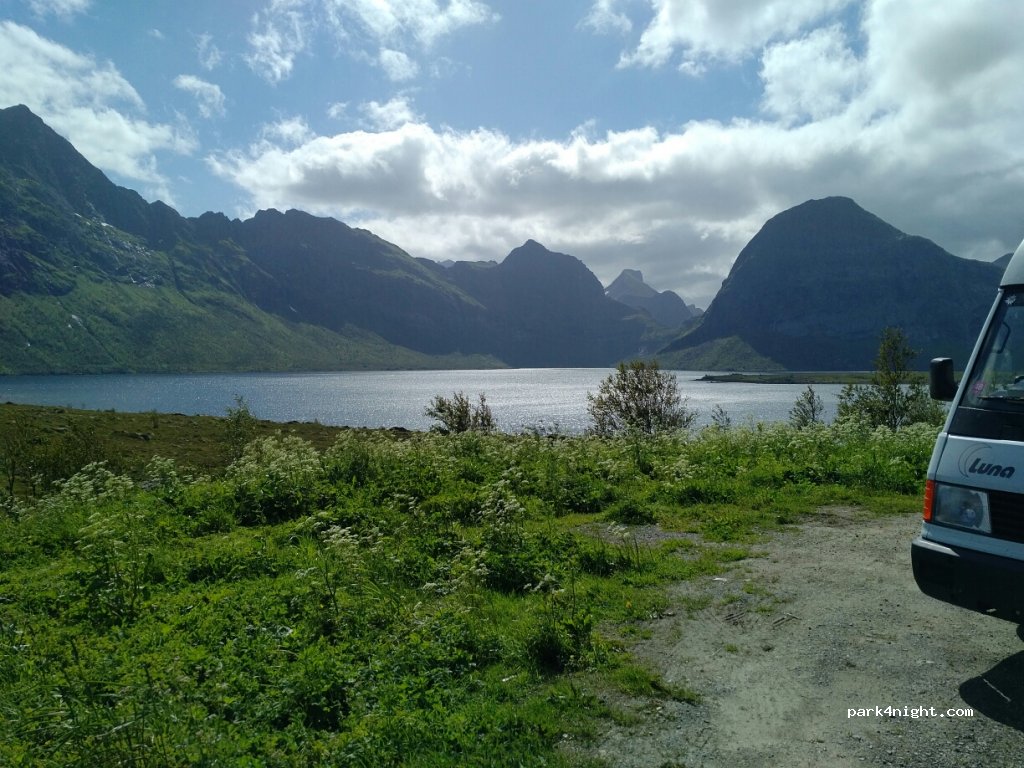 (8387)  - Unnamed Road — foto