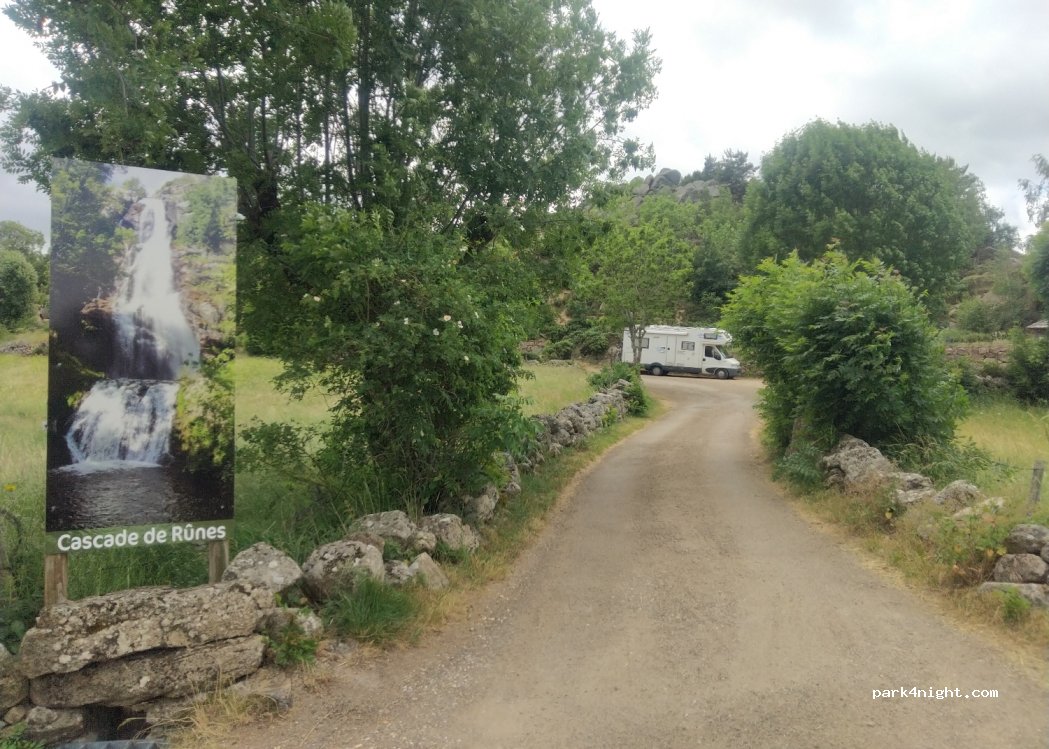 (48220) Fraissinet-de-Lozère - D35 — foto 2