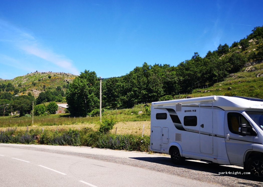 (48220) Fraissinet-de-Lozère - D35 — foto 3