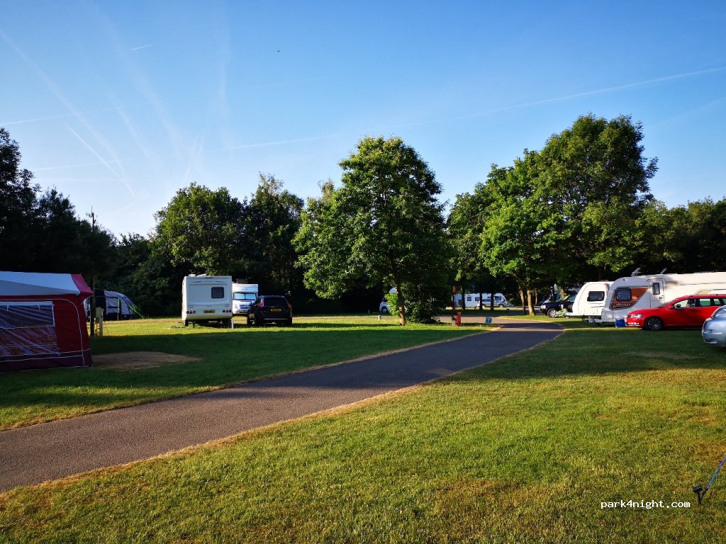 Burford Caravan et Motorhome Club Site — foto 2
