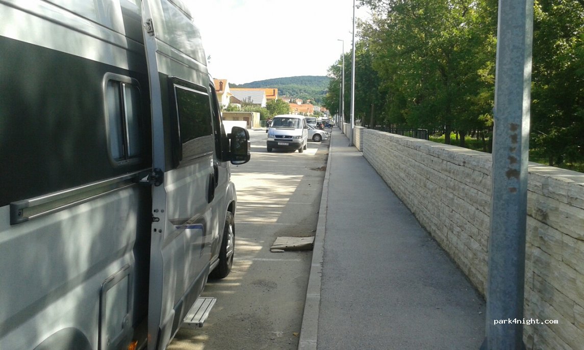 (21230) Sinj - 80 Put Šumarije — foto
