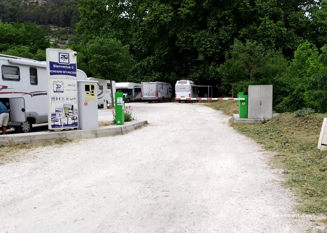 Aire de Fontaine-de-Vaucluse — foto 3
