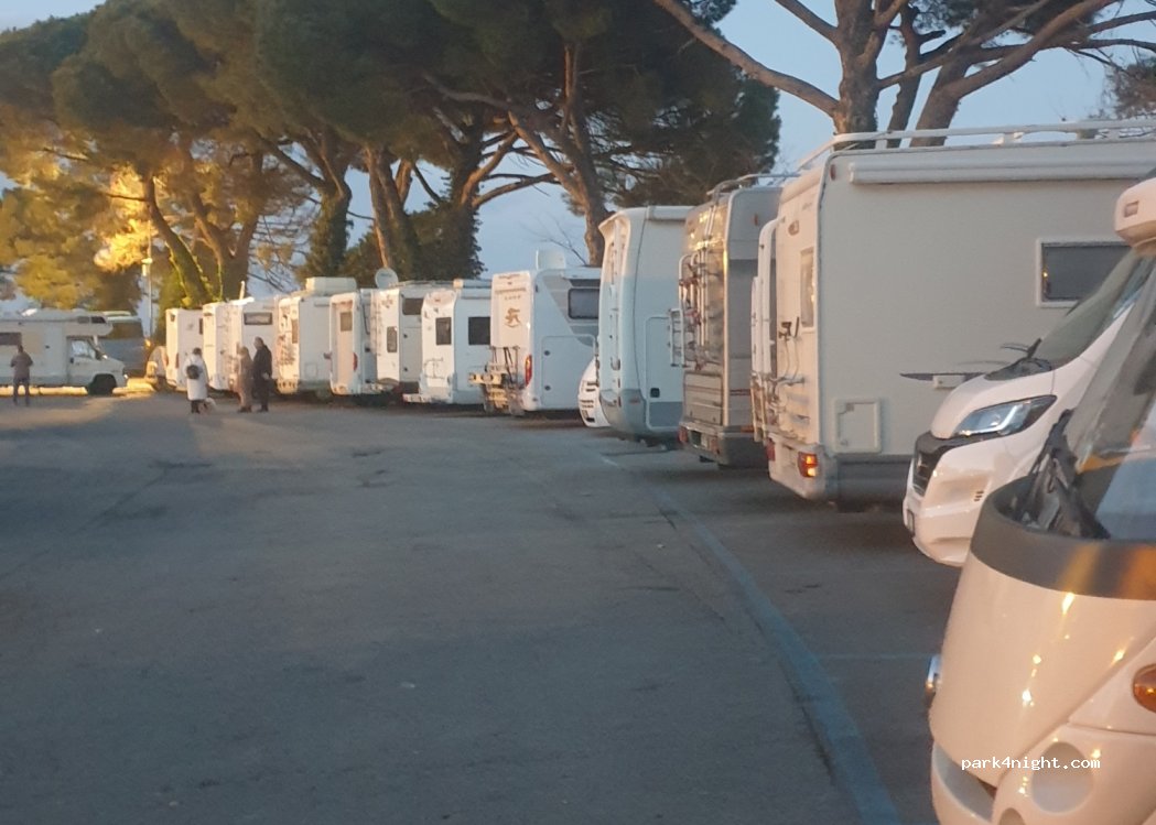 Area Sosta Camper Comunale P5 Montepulciano — foto 2