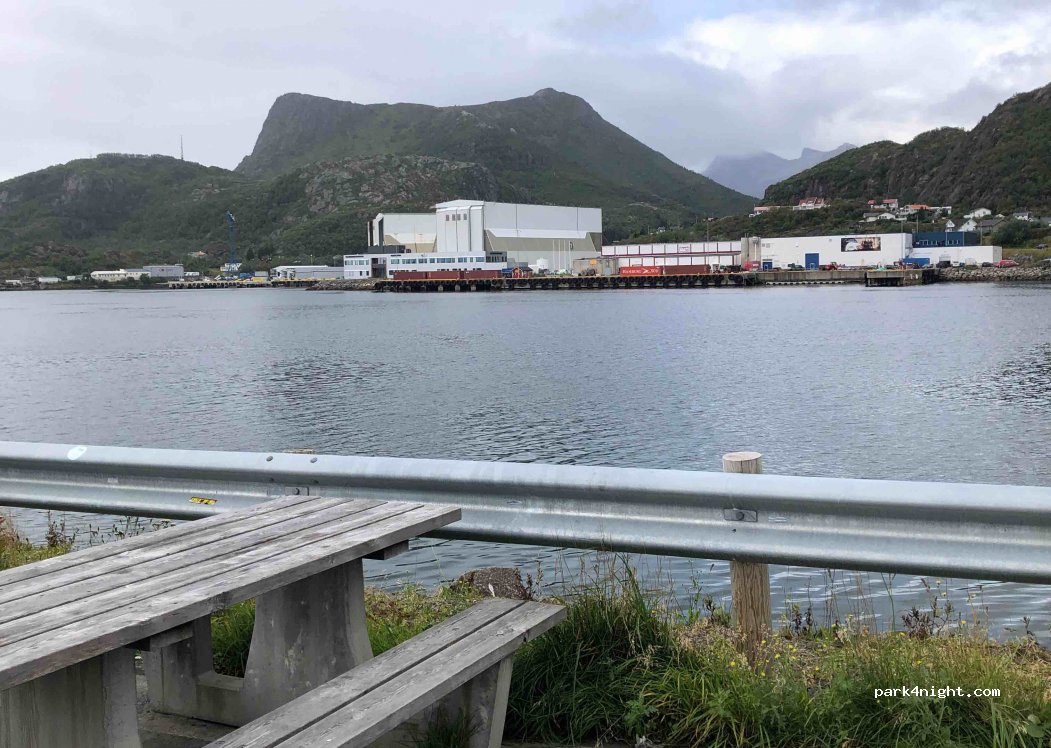(8300) Svolvær - 91 Svolværveien — foto