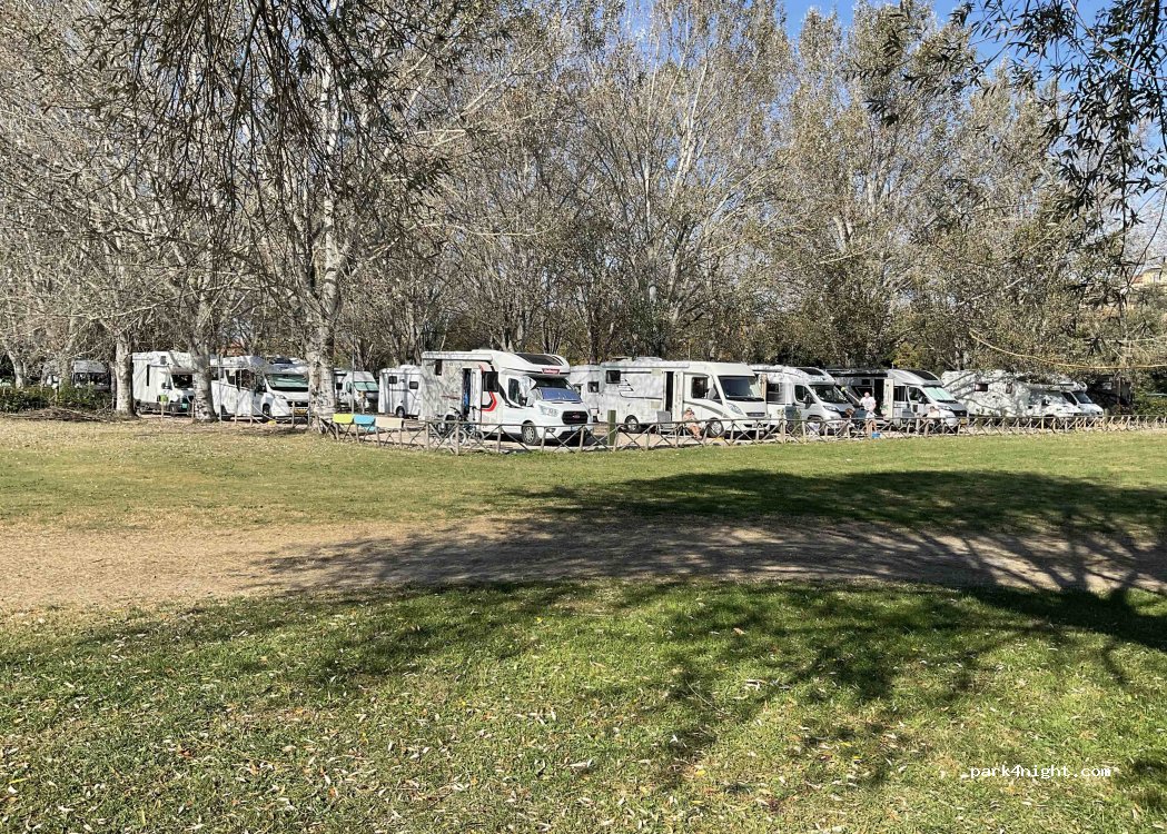 (06061) Castiglione del Lago - 28 Viale Divisioni Partigiani Garibaldi — foto 3