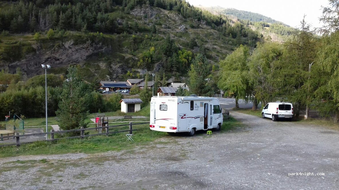 (05350) Château-Ville-Vieille - D5 — foto 3