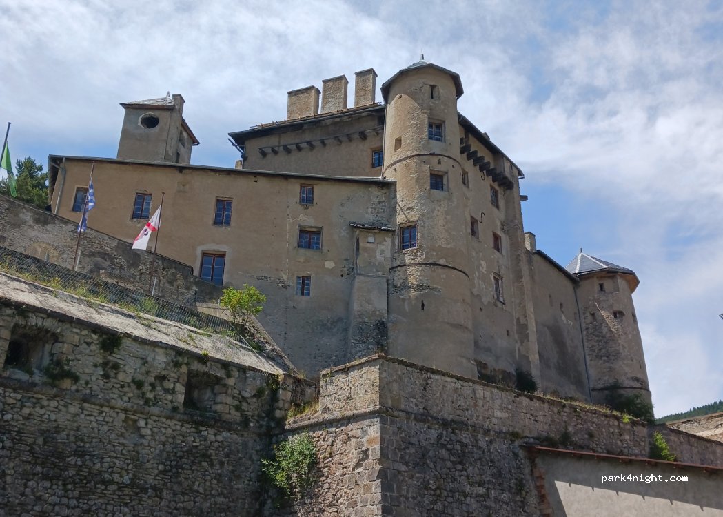 (05350) Château-Ville-Vieille - D5 — foto 4