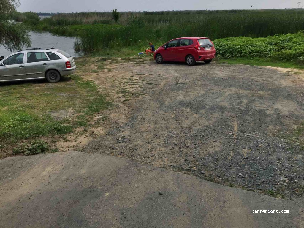 (906100) Parcheş - Unnamed Road — foto