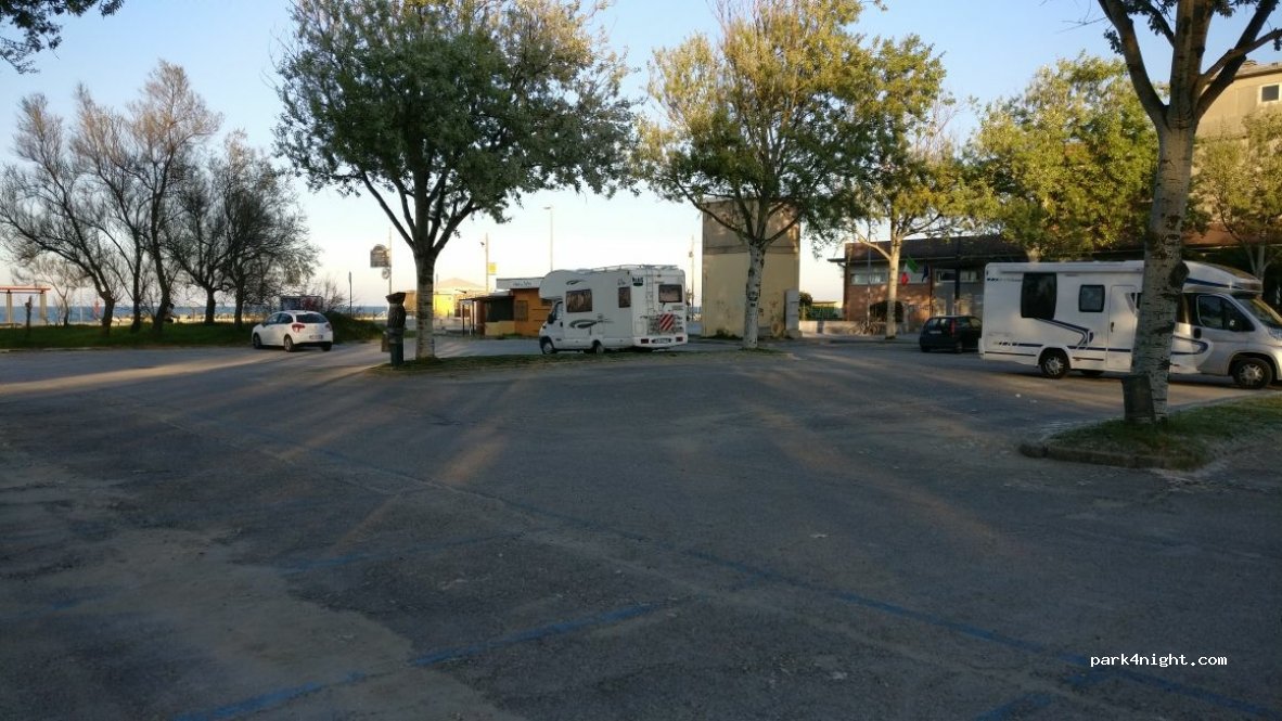 (47814) Bellaria - 7 Via dei Mille — foto 2