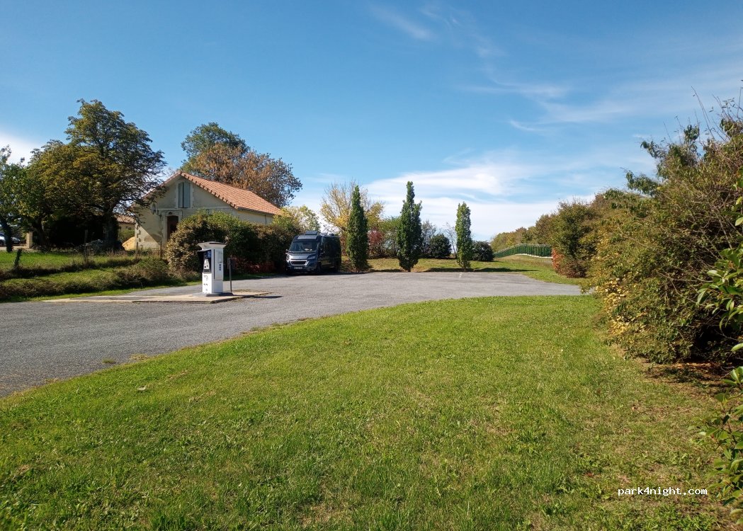 Aire de Saint-Martin-de-Gurson — foto 5