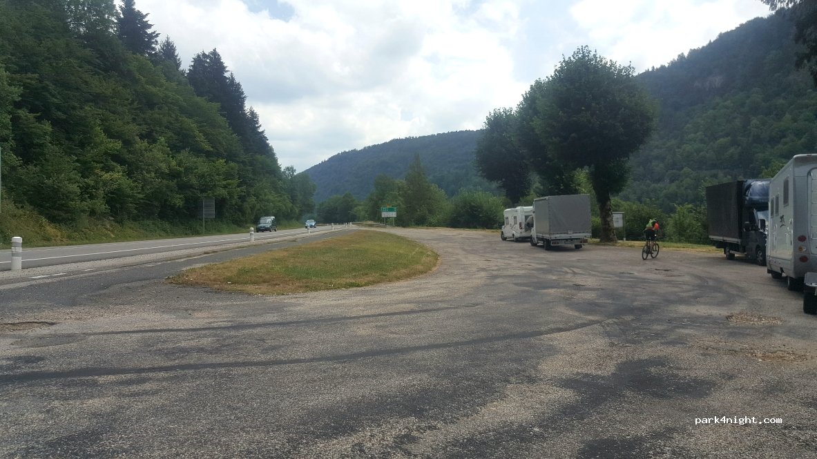 (01130) Le Poizat-Lalleyriat - D1084 — foto 2