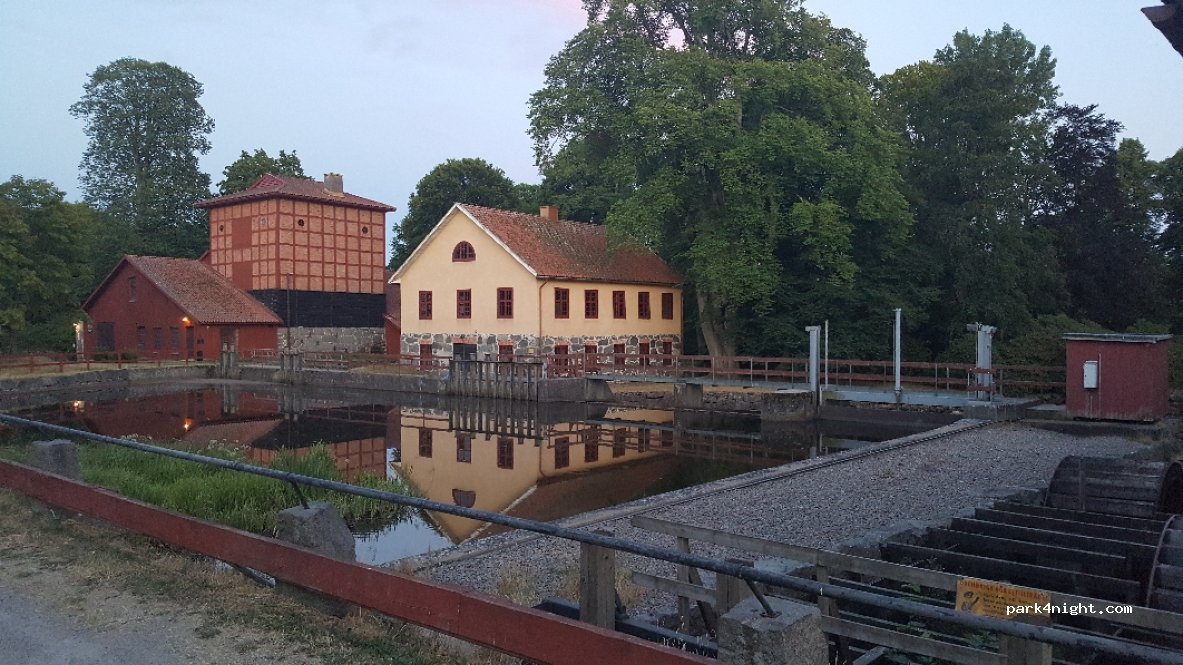 (340 32) - 1 Huseby Förråd — foto 2