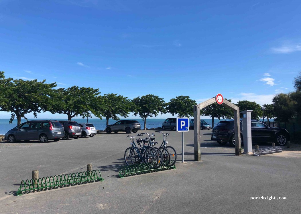 (17630) La Flotte - 2 Rue des Marais — foto