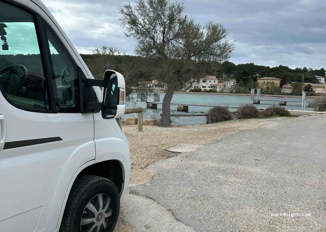 (13117) Martigues - 81 Rue des Laurons — foto 3