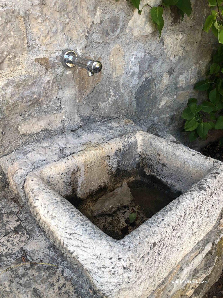 (83840) Trigance - 5 Place du Vieux Lavoir — foto 2